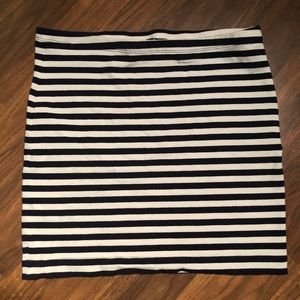 White & Navy striped basic skirt
